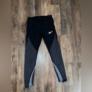 {Nike Athletic Leggings}